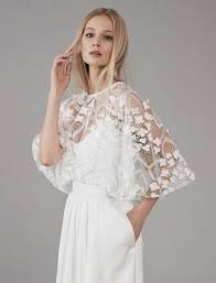 Brautkleider mit capes sind in. Cape Aus 3d Blumenapplikationen Kleider Brautkleid Hochzeitskleid