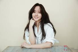 Beautyful and diligent girl，expect you to be a colorful actress. Kim So Hyun Talks About Working On School Themed Dramas Missing Out On Real Life Young Love Experience