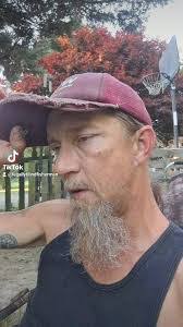 Elvin Perry's Instagram, Twitter & Facebook