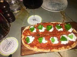 bites steps on instagram bebek te yakin zamanda acilan patio yesillikler icindeki limon temali bahcesiyle sizi italy vegetable pizza pepperoni pizza food