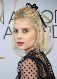 Find pictures and inspiration for achieving miley cyrus' cute prom hairstyles hair styles 2017 down hairstyles long face shapes long faces wedding hairstyles half up half down wedding. 45 Half Up Half Down Hairstyles Hair Ideas To Copy