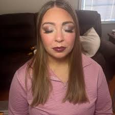 Can we take a moment to admire her skin 😍 Her before Is just as beautiful  as her after! Full glam for this sweet friend of mine 🤍