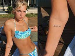 The real meaning behind dax shepard's tattoos dax shepard is probably one of the funniest stars in the industry, but his success didn't happen overnight. 22 Celebrities With Tattoos That Have Surprising Meanings