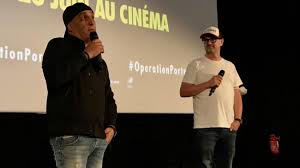 Voir film opération portugal (2021) en streaming vf complet gratuit en ligne. Henin Beaumont L Humoriste D Jal A Conquis Le Cineville Lors De L Avant Premiere D Operation Portugal
