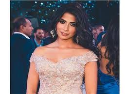 قلدت الفنانة روبي، الحياة اليومية لنجمة تلفزيون الواقع كيم كارداشيان وذلك في قالب كوميدى ساخر في حلقة جديدة من برنامج snl بالعربي. Ø´Ø§Ù‡Ø¯ ÙØ³ØªØ§Ù† Ø±ÙˆØ¨ÙŠ ÙŠØ®Ø·Ù Ø£Ù†Ø¸Ø§Ø± Ù…ØªØ§Ø¨Ø¹ÙŠÙ‡Ø§ ÙÙŠ Ø£Ø­Ø¯Ø« Ø¸Ù‡ÙˆØ± Ø¨ÙˆØ§Ø¨Ø© Ø£Ø®Ø¨Ø§Ø± Ø§Ù„ÙŠÙˆÙ… Ø§Ù„Ø¥Ù„ÙƒØªØ±ÙˆÙ†ÙŠØ©