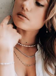 COLL2022 28 Doubles chaînes avec pendentif