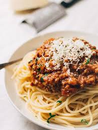 Greek Spaghetti Bolognese Makaronia Me Kima Real Greek Recipes Recipe Greek Recipes Spaghetti Bolognese Greek Spaghetti