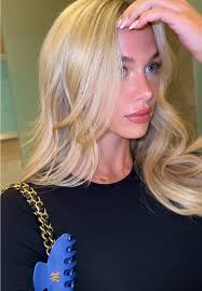 elle (@ellejowett)’s videos with original sound