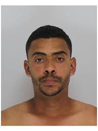 Police: Would-be peacemaker stabbed