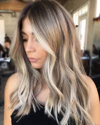 das aschblond trifft den geschmack aller blond junkies frisurentrends zenideen aschblond blonde haare mit strahnen haarfarben