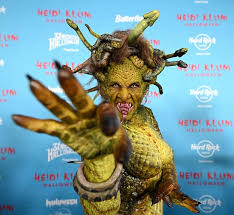 What did you think of Heidi's look this year? 👀 Heidi Klum is the undisputed Queen of Halloween and once again wowed fans with her costume. She dressed as Medusa, topping even