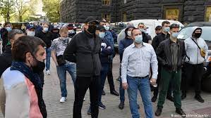 В киеве с 20 марта введут суровый карантин. V Kieve Biznesmeny Vyshli Na Protest Protiv Karantina Novosti Iz Germanii Ob Ukraine Dw 03 05 2020