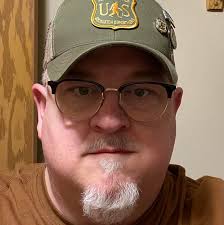 After a hard year of work I finally finish my mogami 1:350 tamiya (which I  wanted to do) plus flyhawk sets and various sets of p.e. and small  self-builds, I hope you