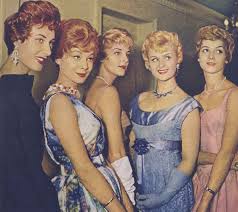 Stylish '50s hairstyles never go out of fashion. 1950s Directoire Hairstyles From Paris Glamour Daze