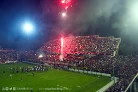 Newell's old boys is often referred to as leprosos (lepers). Newell S Old Boys 40 000 Fans Came To Support Their Team In Training