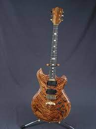 Wanted Guitar With Body Shape Of Alembic Vintage Ibanez Cool Electric Guitars Guitar Beautiful Guitars