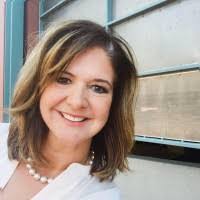 Cindy Dowling's Instagram, Twitter & Facebook