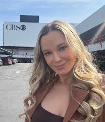 Here is a less serious Forrester vs Logans post😂 Which crew would you want  to go Christmas shopping with ?🎄