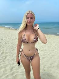 Frozen Dungeon (Frozen) SillyGirl Porn Comic - AllPornComic. Unleash her darkest fantasies.