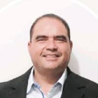 60+ perfiles de «Rafael Corral»