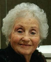 Pearl Hanks's Instagram, Twitter & Facebook