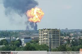 Bei einer explosion im chempark leverkusen am dienstagmorgen wurden mehrere menschen im chempark leverkusen kam es aus bislang unbekannten gründen zu einer schweren explosion am. Transport Online Roermondenaar Gewond Door Explosie In Schuur