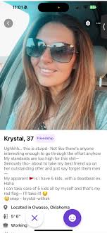 Woman with 5 kids sparks controversy over dating standards