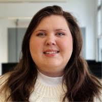 Julia Janis's Instagram, Twitter & Facebook