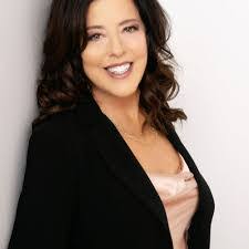 Ashley Mangrum's Instagram, Twitter & Facebook