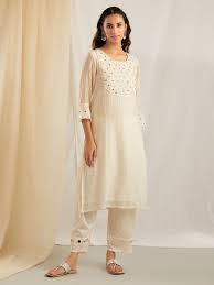 About the look instantly glam up any outfit with our classic black dupatta with mirror work and gota detailing all over. Buy Off White Mirror Work Chanderi Kurta Hog734 Hog9 The Loom