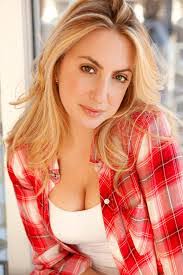 Ivy Crowe's Instagram, Twitter & Facebook