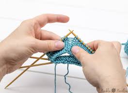 Learn how to join your knitting in the rounds to knit hats. How To Knit With Double Pointed Needles Like A Pro 10 Helpful Tips