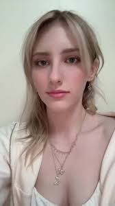 Melody Marsh's Instagram, Twitter & Facebook