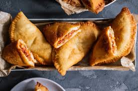 Vegane Panzerotti Frittierte Teigtaschen Mit Gemusefullung Recipe In 2020 Recipes Vegan Comfort Food Vegan