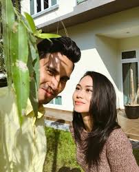 Sudah dua tahun berlalu aku dan ibuku hidup bersama dengan ayah dan adik tiriku, rio, yang umurnya tiga tahun lebih muda dariku. Kami Bukan Adik Beradik Tiri Sebab Kami Seibu Lain Bapa Ini Penjelasan Raysha Tentang Statusnya Adik Tiri Atau Kandung Gempak