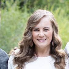 This weekend, I had the pleasure of completing my first half marathon!!  🤩🏁✓ Important to challenge and develop yourself professionally but also  Personnaly! All about that sweet balance ⚖️…