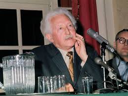 Hey guys, i had a hard time memorizing this theory but found this guy and hes so awesome. Biography Of Psychologist Erik Erikson