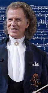 Michael Jackson's tribute to Earth Song through "the earth song" is a  mesmerizing performance