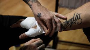 0:20 round 1 of 5 bout page. Covid 19 Wakefield Council Bans Bare Knuckle Boxing Event Bbc News