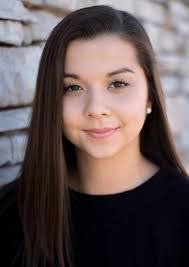 Stephanie Begin's Instagram, Twitter & Facebook