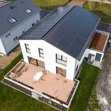The buildings benefit from the expertise the architect has gained through his research, and are characterized by an. Warum Sich Photovoltaikanlage Und Stromspeicher Beim Neubau Lohnen Bundesverband Haus Der Handwerker E V