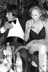 James Dean, Elvis y Monzón. Ursula Andress: los amores apasionados y  romances turbulentos de la primera chica Bond