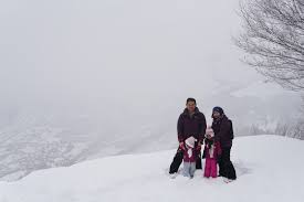 Asahikawa, jepun, mengadakan festival musim sejuk setiap bulan februari sebagai cara untuk penduduk dan pelancong menikmati cuaca musim snowcastle kemi di finland telah dibina setiap tahun sejak 1996 dan dianggap sebagai kubu salji terbesar di dunia, yang meliputi lebih dari 150, 000. Stories Of Rina Itinerari Bercuti Ke Tokyo Pada Musim Sejuk Bersama Anak Kecil Disneyland Dan 3 Day Jr Wide Pass