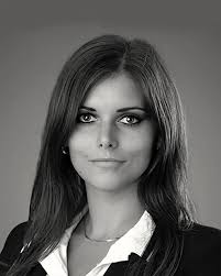 Jennifer Pope's Instagram, Twitter & Facebook