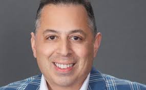 David Schnitzer's Instagram, Twitter & Facebook