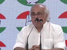 बीजेपी कर्नाटक में पीएम मोदी के नाम पर वोट मांग रही है, कांग्रेस 'स्थानीय  लोगों के लिए मुखर' हो रही है: जयराम रमेश - News18