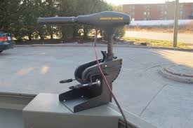 This pontoon boat trolling motor is designed especially for saltwater use. A Guide To Boat Trolling Motors Small Boater
