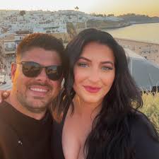 Hey girls what's the best type of lashes to use for a beginner to make fans  and for classics xx￼