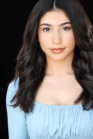 Isabelle Ferreira's Instagram, Twitter & Facebook