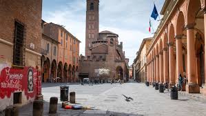 Coronavirus, Bologna deserta. Le strade e le piazze della città d ...